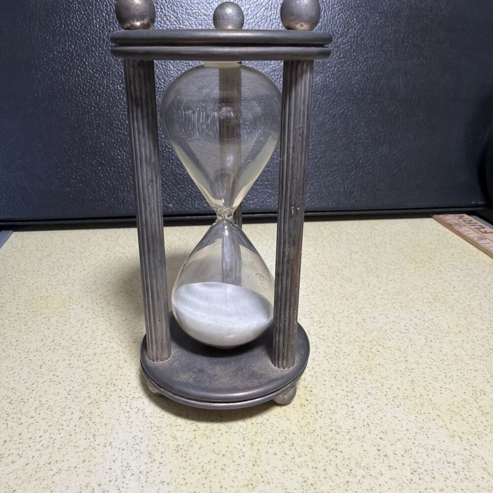 RARE Walt Disney World Disneyland 2000 Silver Hourglass Limited Collectible